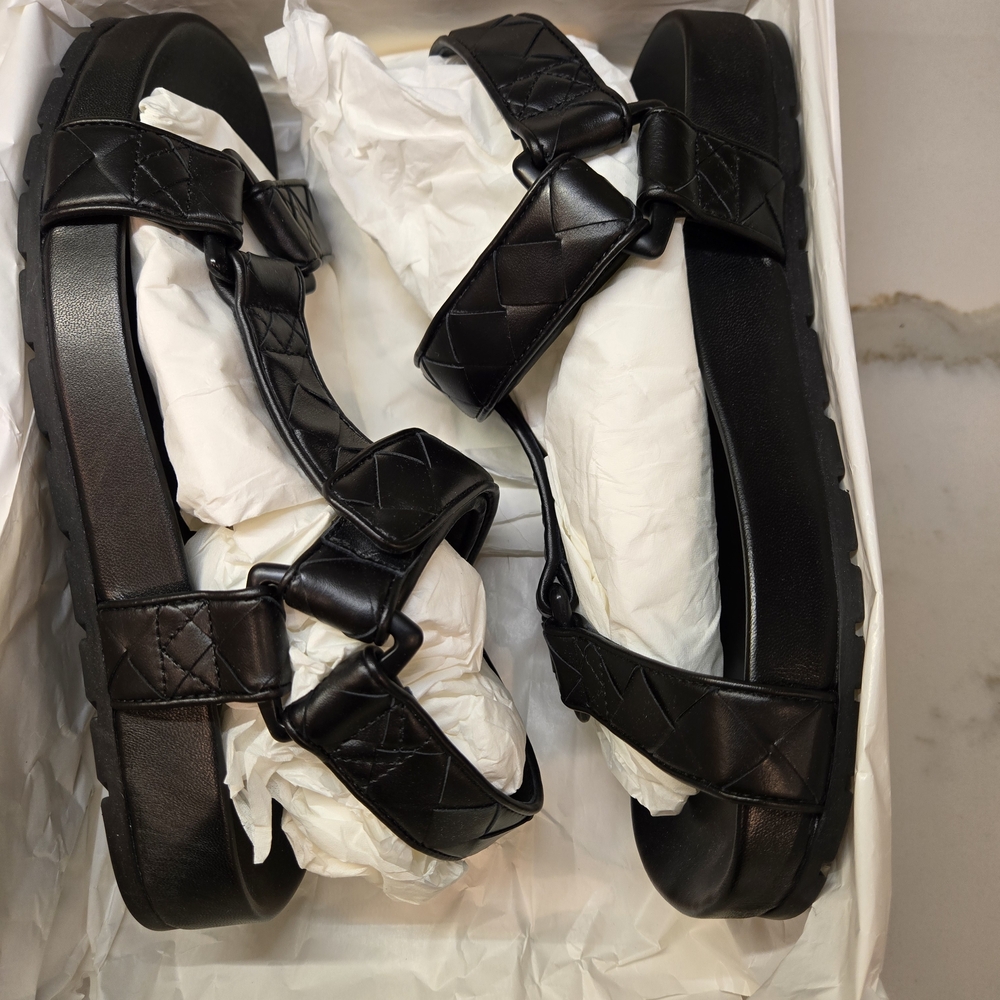 NEW Bottega Veneta Women's Black Intrecciato Trip Sandals - Picture 10 of 14